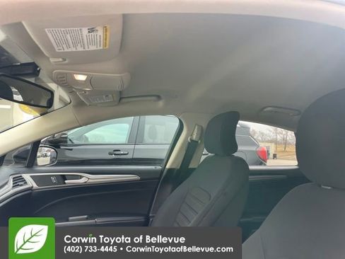 Used 2019 Ford Fusion SE image 10