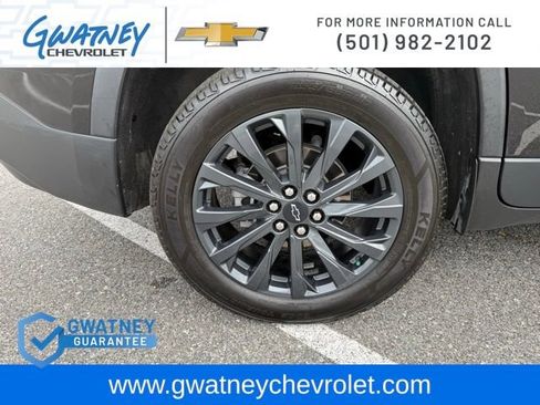 Used 2023 Chevrolet Traverse RS FWD image 12