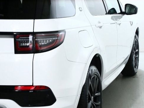 Used 2025 Land Rover Discovery Sport S image 8