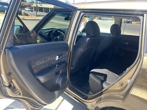 Used 2012 Kia Soul + FWD image 14