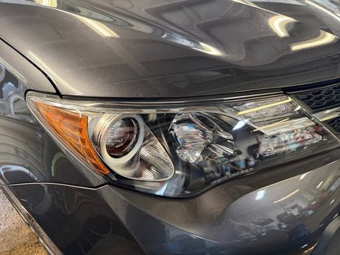 Used 2015 Toyota RAV4 LE AWD/4WD image 28