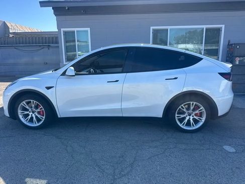 Used 2020 Tesla Model Y Long Range AWD/4WD image 8