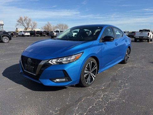 Used 2021 Nissan Sentra SR image 2