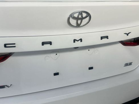 Used 2025 Toyota Camry SE FWD image 10