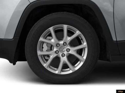 Used 2015 Jeep Cherokee Latitude w/ Comfort/Convenience Group image 9