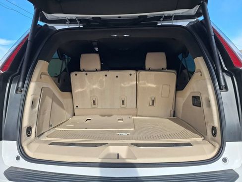 Used 2022 Cadillac Escalade ESV Premium Luxury AWD/4WD image 30
