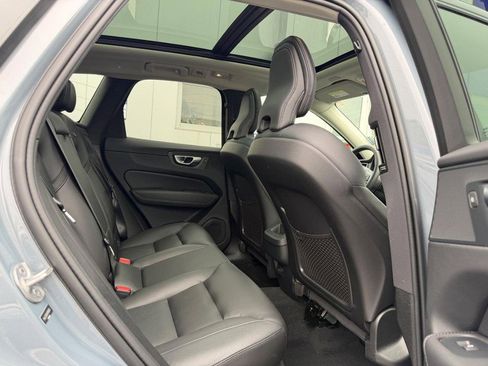 Used 2024 Volvo XC60 B5 Core w/ Climate Package AWD/4WD image 11