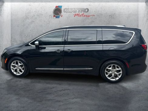 Used 2019 Chrysler Pacifica Limited FWD image 2