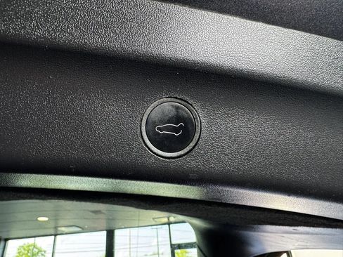 Used 2024 Tesla Model Y Performance AWD/4WD image 39