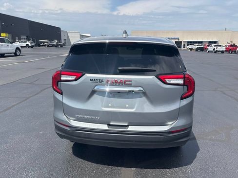 Used 2024 GMC Terrain SLE FWD image 10
