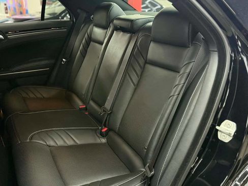 Used 2023 Chrysler 300 C image 23