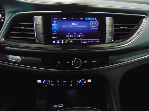 Used 2024 Buick Enclave Premium FWD image 13
