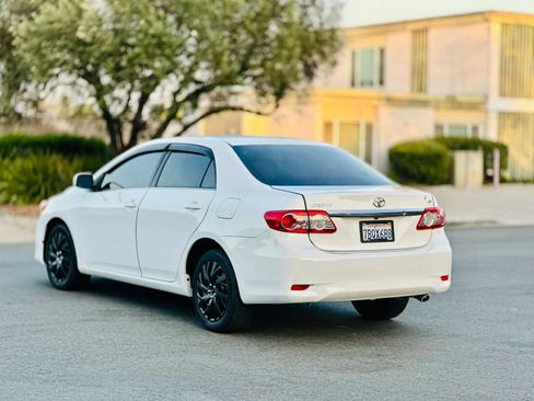 Used 2013 Toyota Corolla LE FWD image 6