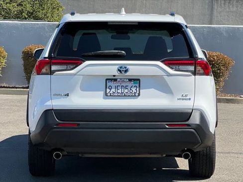 Certified 2023 Toyota RAV4 LE AWD/4WD image 8