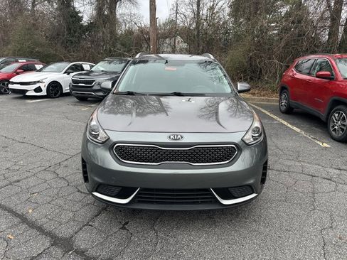 Used 2017 Kia Niro LX image 3