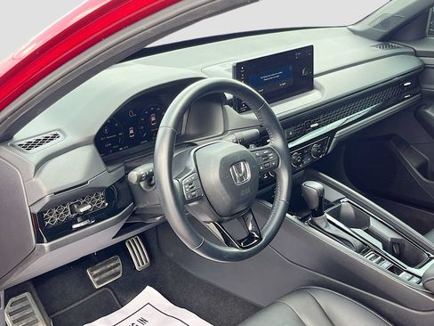 Used 2025 Honda Accord Sport image 9