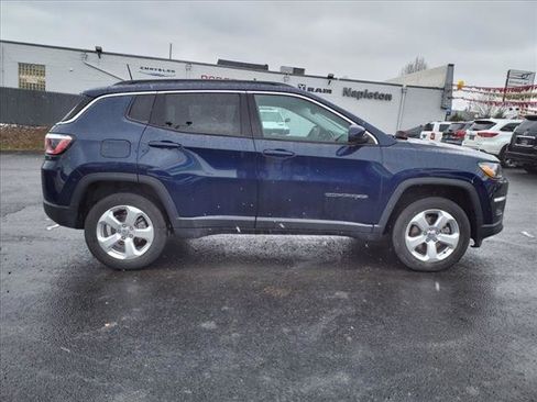 Certified 2019 Jeep Compass Latitude image 2