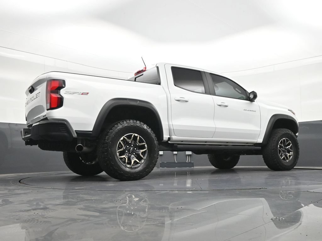 Used 2024 Chevrolet Colorado ZR2 AWD/4WD image 32