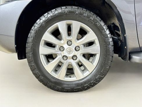 Used 2014 Toyota Sequoia Limited AWD/4WD image 27