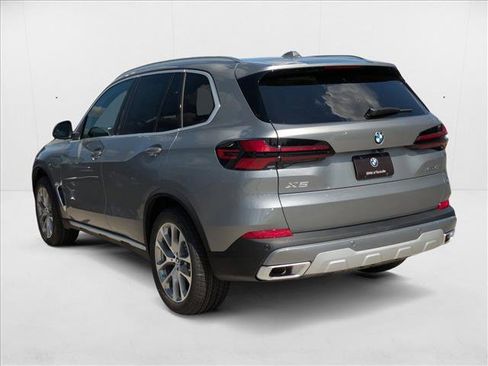 Used 2026 BMW X5 xDrive40i AWD/4WD image 9