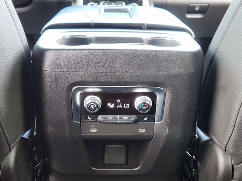 Used 2023 GMC Yukon Denali AWD/4WD image 32