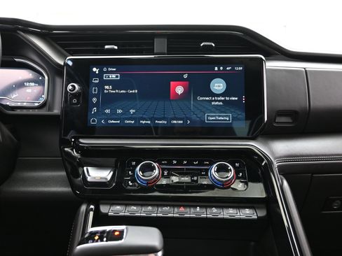 Used 2024 GMC Sierra 1500 AT4X image 16