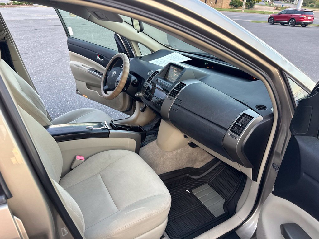 Used 2008 Toyota Prius w/ Pkg 2 FWD image 12
