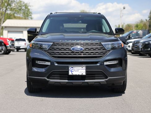 Used 2023 Ford Explorer XLT w/ Equipment Group 202A AWD/4WD image 2
