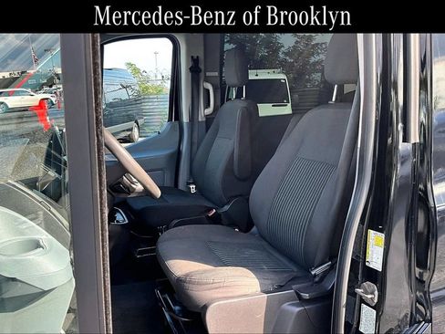 Used 2017 Ford Transit 350 XLT RWD image 7