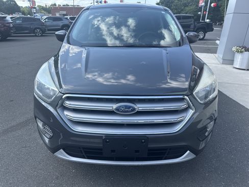 Used 2017 Ford Escape SE FWD image 3