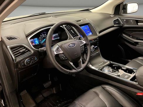 Used 2019 Ford Edge Titanium image 17