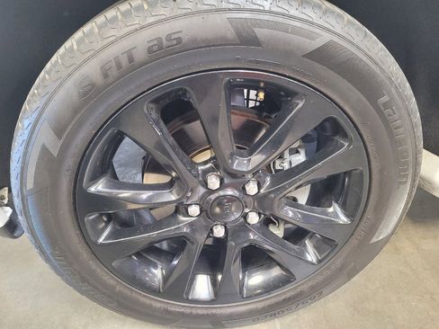 Used 2019 Jeep Grand Cherokee Altitude RWD image 31