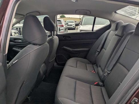 Used 2025 Nissan Altima 2.5 SV FWD image 12