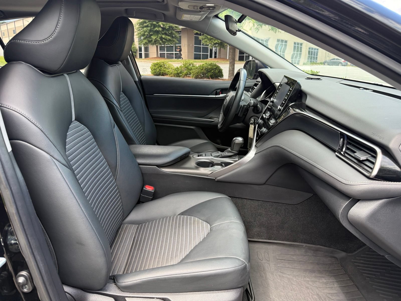Used 2021 Toyota Camry SE AWD/4WD image 35