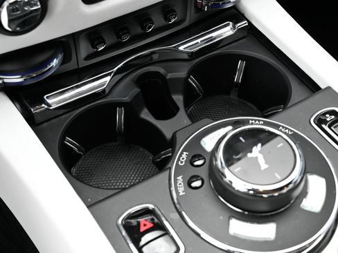 Used 2018 Rolls-Royce Ghost RWD image 30