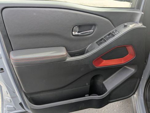 Used 2022 Nissan Frontier PRO-4X image 15