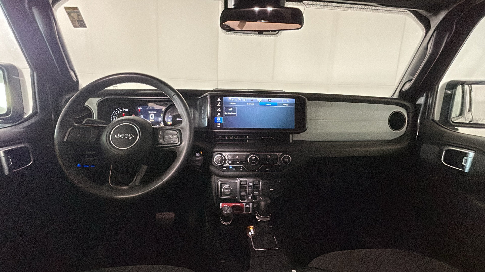 Used 2024 Jeep Wrangler Unlimited AWD/4WD image 31
