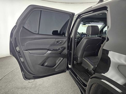 Used 2023 Chevrolet Traverse Premier image 17