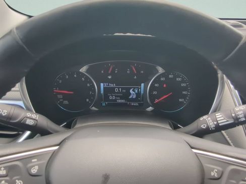 Used 2018 Chevrolet Equinox Premier FWD image 22
