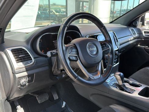 Used 2020 Jeep Grand Cherokee Altitude RWD image 18