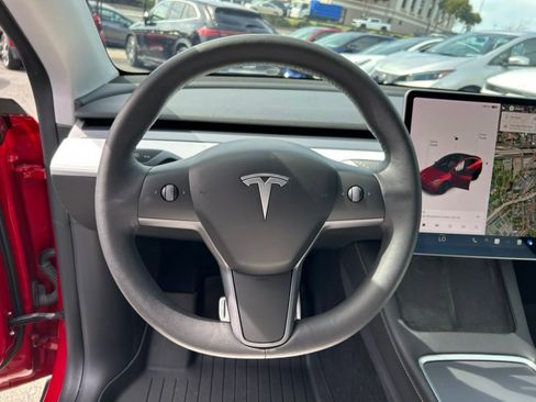 Used 2022 Tesla Model Y Performance image 18