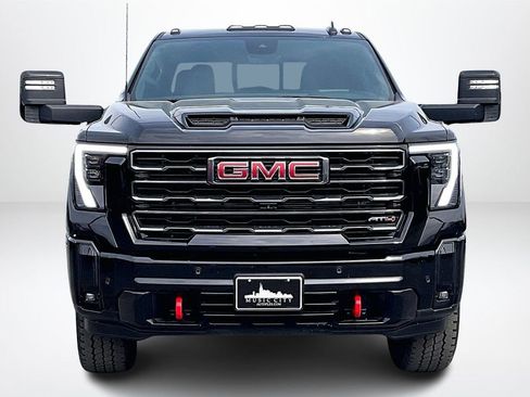 Used 2025 GMC Sierra 2500 AT4 w/ Technology Package image 2