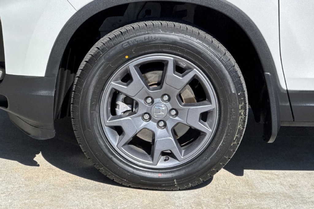 Certified 2024 Honda Passport TrailSport image 34