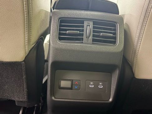 Used 2025 Nissan Rogue SL w/ Tech Package image 11