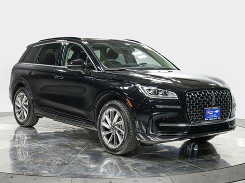 Used 2025 Lincoln Corsair Grand Touring w/ Equipment Group 301A image 9