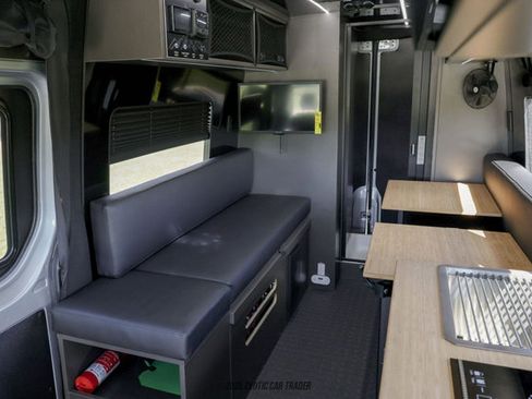 Used 2025 Mercedes-Benz Sprinter 2500 image 50