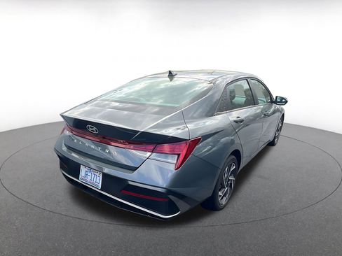 Used 2025 Hyundai Elantra SEL image 10