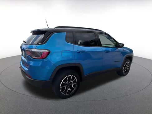 Used 2025 Jeep Compass Trailhawk image 15