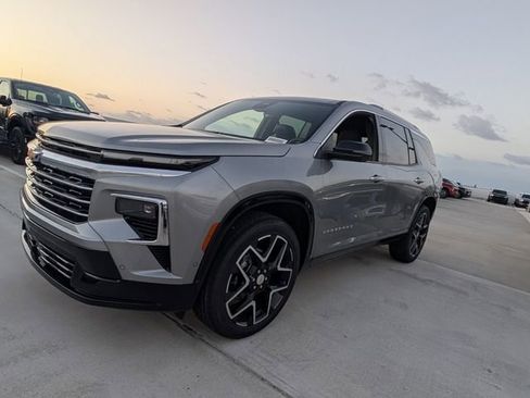 New 2026 Chevrolet Traverse High Country FWD image 3