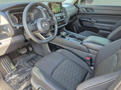 Certified 2025 Nissan Pathfinder S FWD image 20